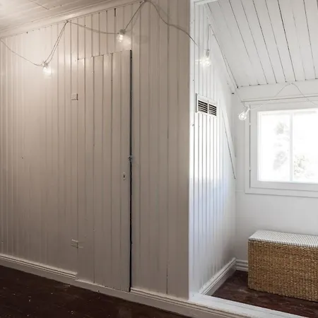 Self-service Wooden With Parking Near Aura River Appartement *