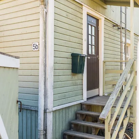 Self-service Wooden With Parking Near Aura River Appartement *