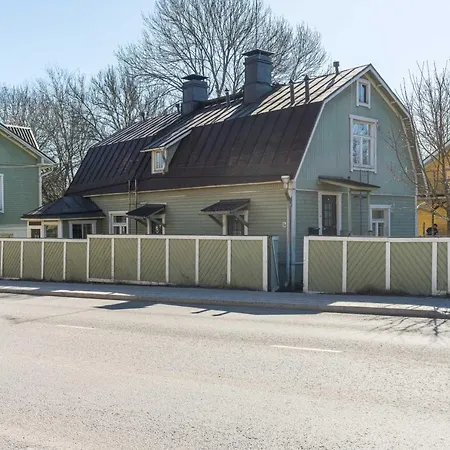 Self-service Wooden With Parking Near Aura River Appartamento