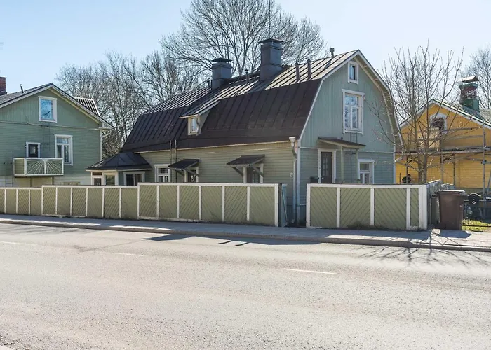 Self-service Wooden With Parking Near Aura River Apartamento